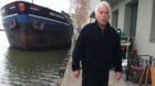 René Rueger von der Schiffswerkstatt am Kleinhüninger Hafen bekommt bald einen Nachbar: eine Beiz direkt am Wasser.