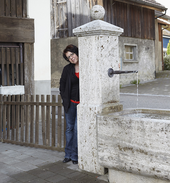 Hält Brauchtum am Leben: In Titterten ist Simone Coigny- Schärer für den Schmuck und den Aufbau der Maibäume zuständig, die in etlichen Baselbieter Gemeinden einen Monat lang den Frühlingsbeginn manifestieren.