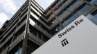 Der Hauptsitz des Rueckversicherers Swiss Re, aufgenommen am 19. Juli 2011, in Zuerich. (KEYSTONE/Steffen Schmidt)