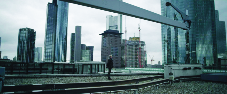 «Master of the Universe»: Rainer Voss vor den zukünftigen Turmruinen der Macht