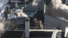 Smoke rises from chimneys on rooftops in Zurich, Switzerland, pictured on January 23, 2013. (KEYSTONE/Gaetan Bally)
Rauch st
