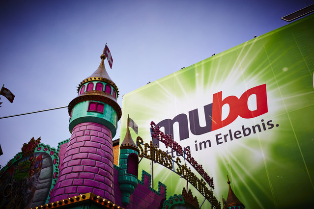 Schneider-Ammann bei Eröffnung von Demonstranten empfangen class=