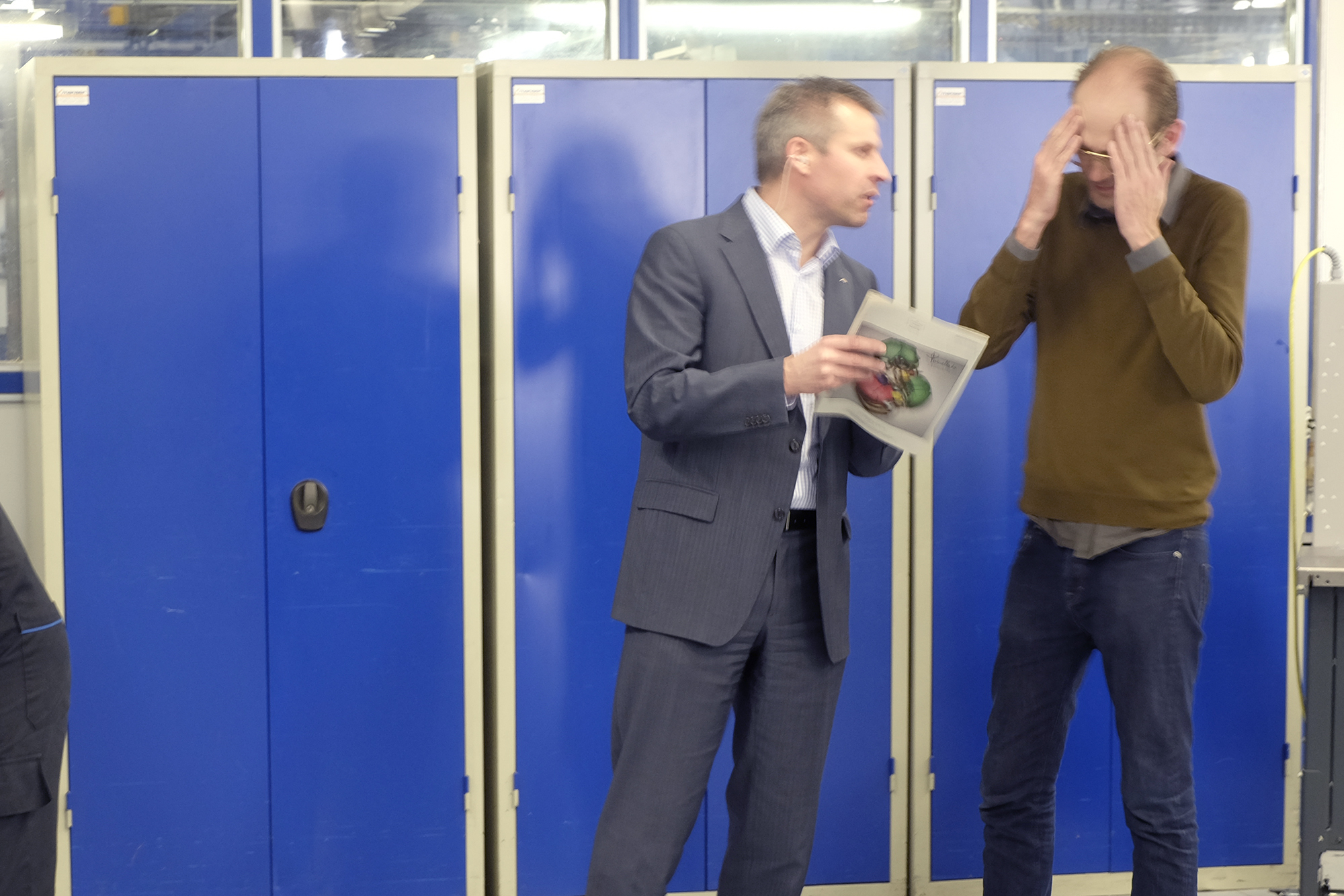 Alexander Honsel von Zehnder Druck und Designer Ludovic Balland: «C'est une catastrophe!»