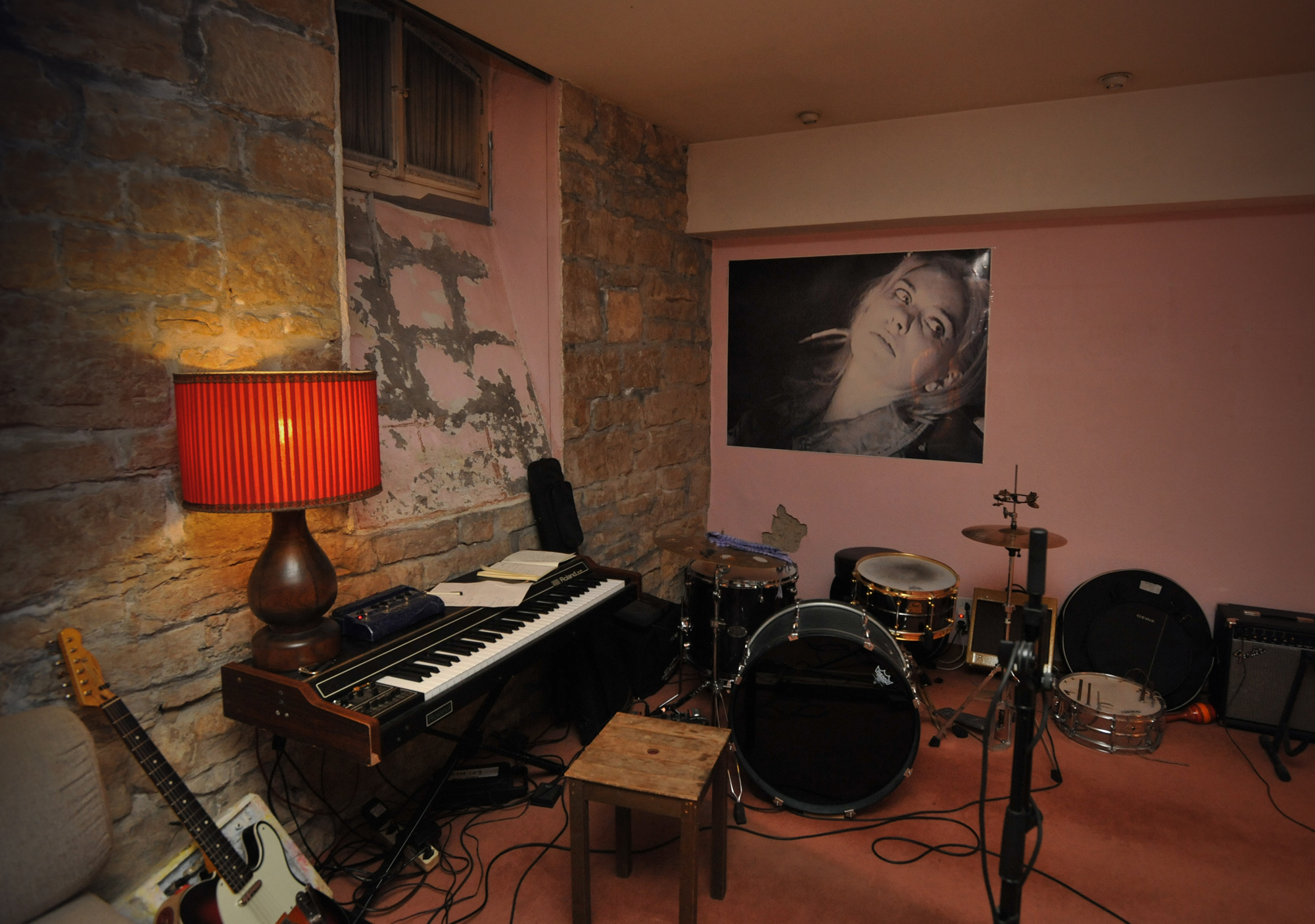 In der «Cave of Soul» von Jari Antti und Jakob Läser spielen sie eigene Musik und Antti schreibt Songs für das neue Album von Navel.