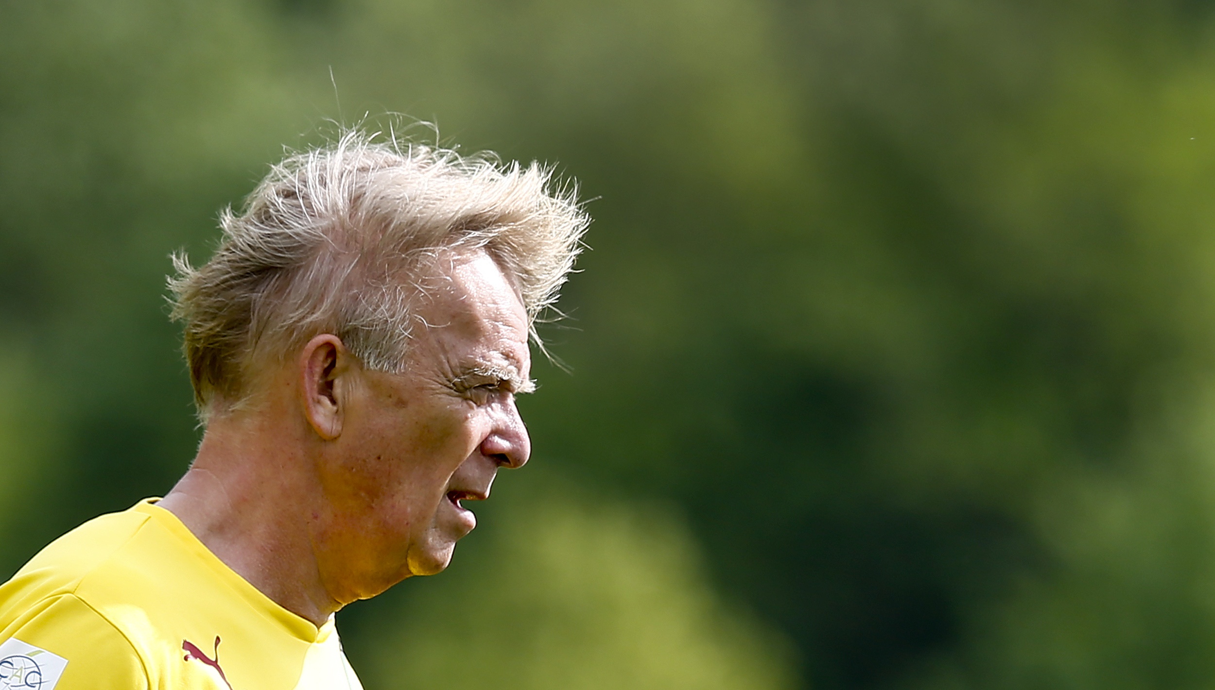 Gegenwind muss man aushalten können als Nationalrainer Kameruns: Volker Finke im Vorbereitungscamp in Kufstein. (Bild: Reuters)