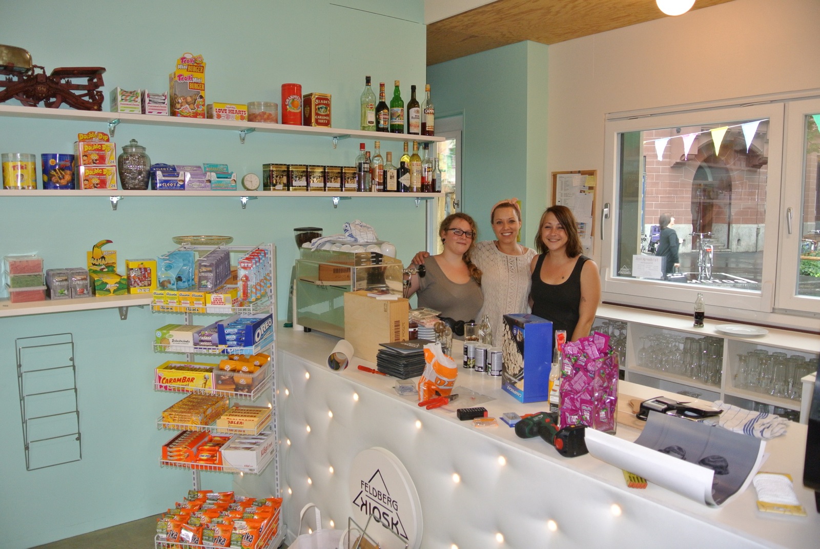 Das Salon-Bar- und neu auch Feldbergkiosk-Team mit Jasmin Ammann, Andrea Schmeitzky und Sabrina Tschachtli