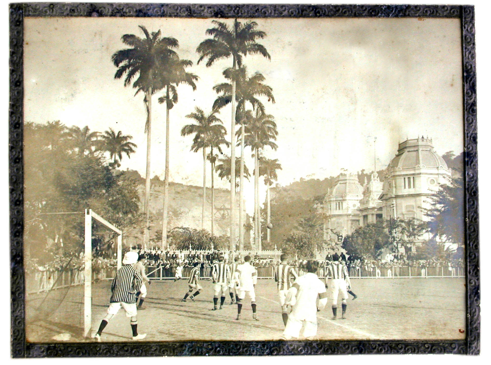 10’000 Zuschauer sollen 1914 den 2:0-Sieg der Brasilianer gegen Exeter gesehen haben. Das Spiel gilt als erste Partie einer brasilianischen Nationalmannschaft.