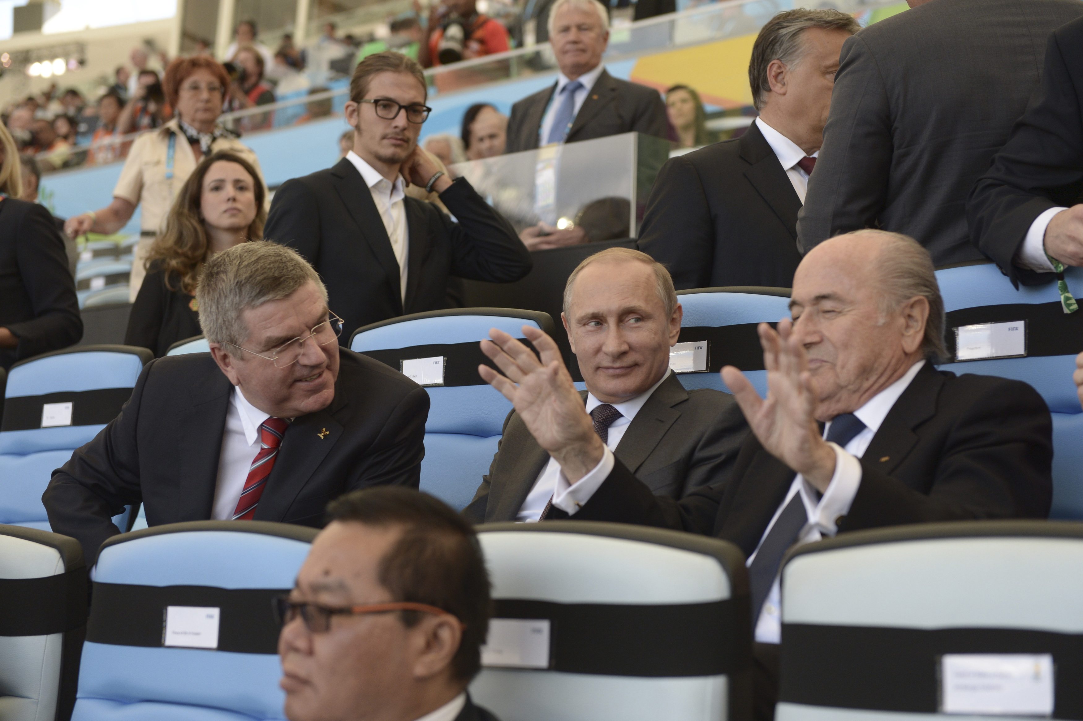 Feine Gesellschaft: IOC-Präsident Thomas Bach, Russlands Präsident Wladimir Putin und Joseph Blatter beim Final im Maracana.