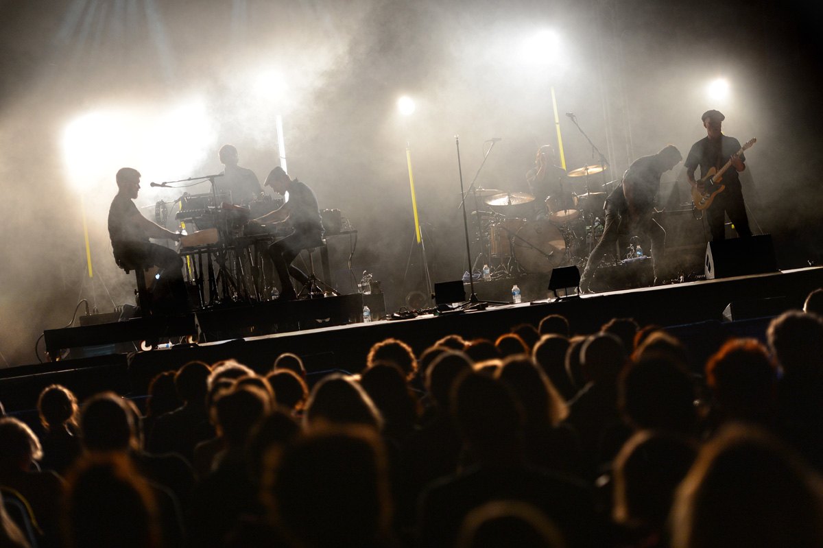 Enttäuschte nicht: John Grant und seine mehrheitlich isländische Band. (Bild: Juri Junkov)
