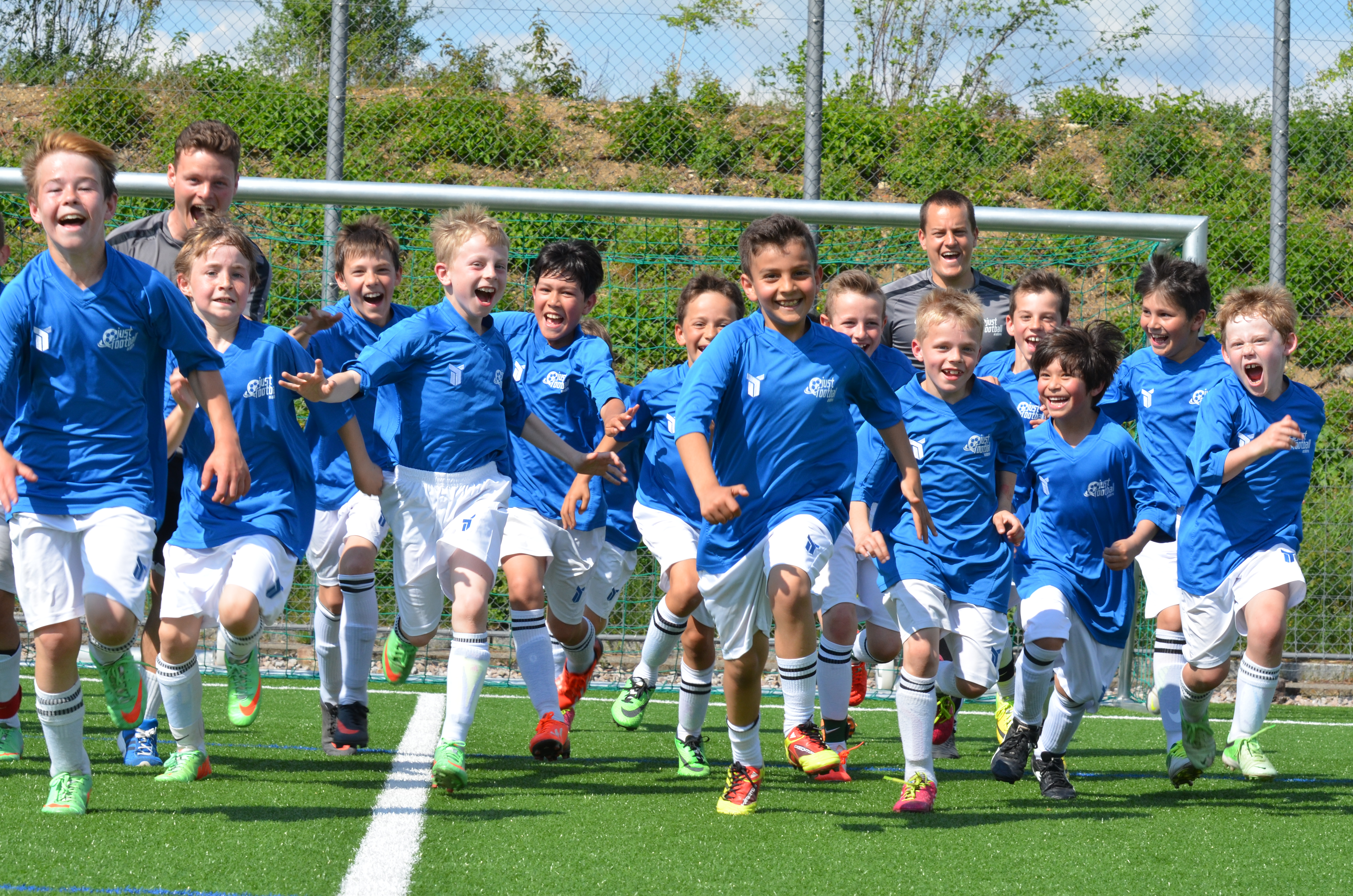 Junge Fussballer aus der Region Basel können Privatstunden nehmen.