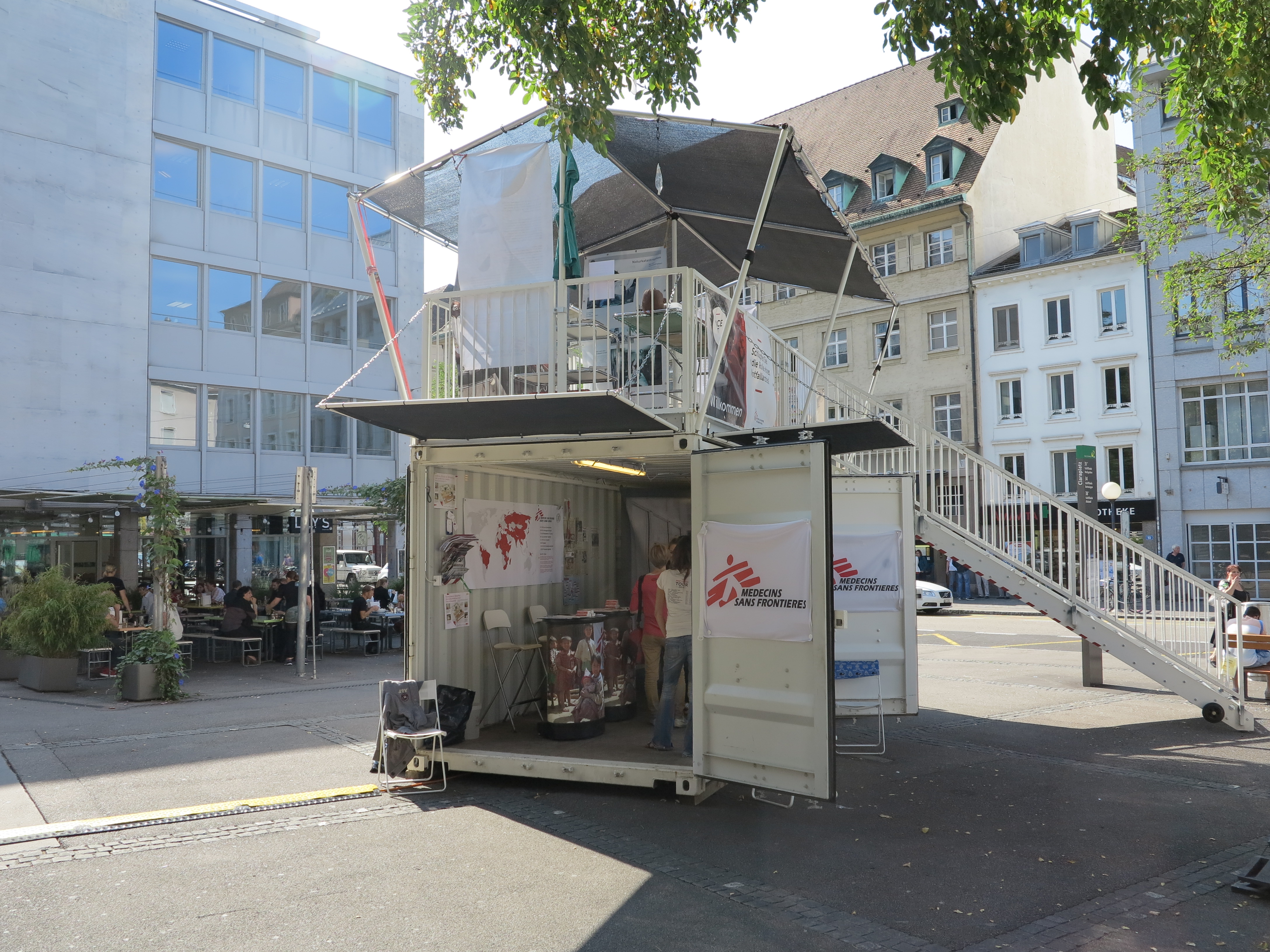 Ein anderer Teil der Ausstellung befindet sich in einem Schiffscontainer.