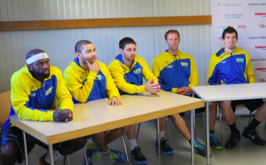 Das Team der Starwings für die Saison 2014/2015: Darell Vinson, Kaylon Williams, Joël Fuchs, Riley Luettgerodt und A.J. Pacher