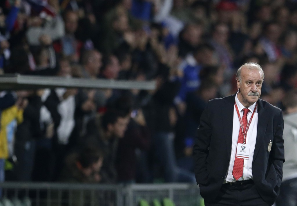 Vicente del Bosque – Spaniens Nationaltrainer an einem weiteren schwarzen Abend für das dominierende Fussballland der vergangenen Dekade.
