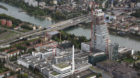 Wirkt von oben nicht viel kleiner: Bau 1 von Roche.