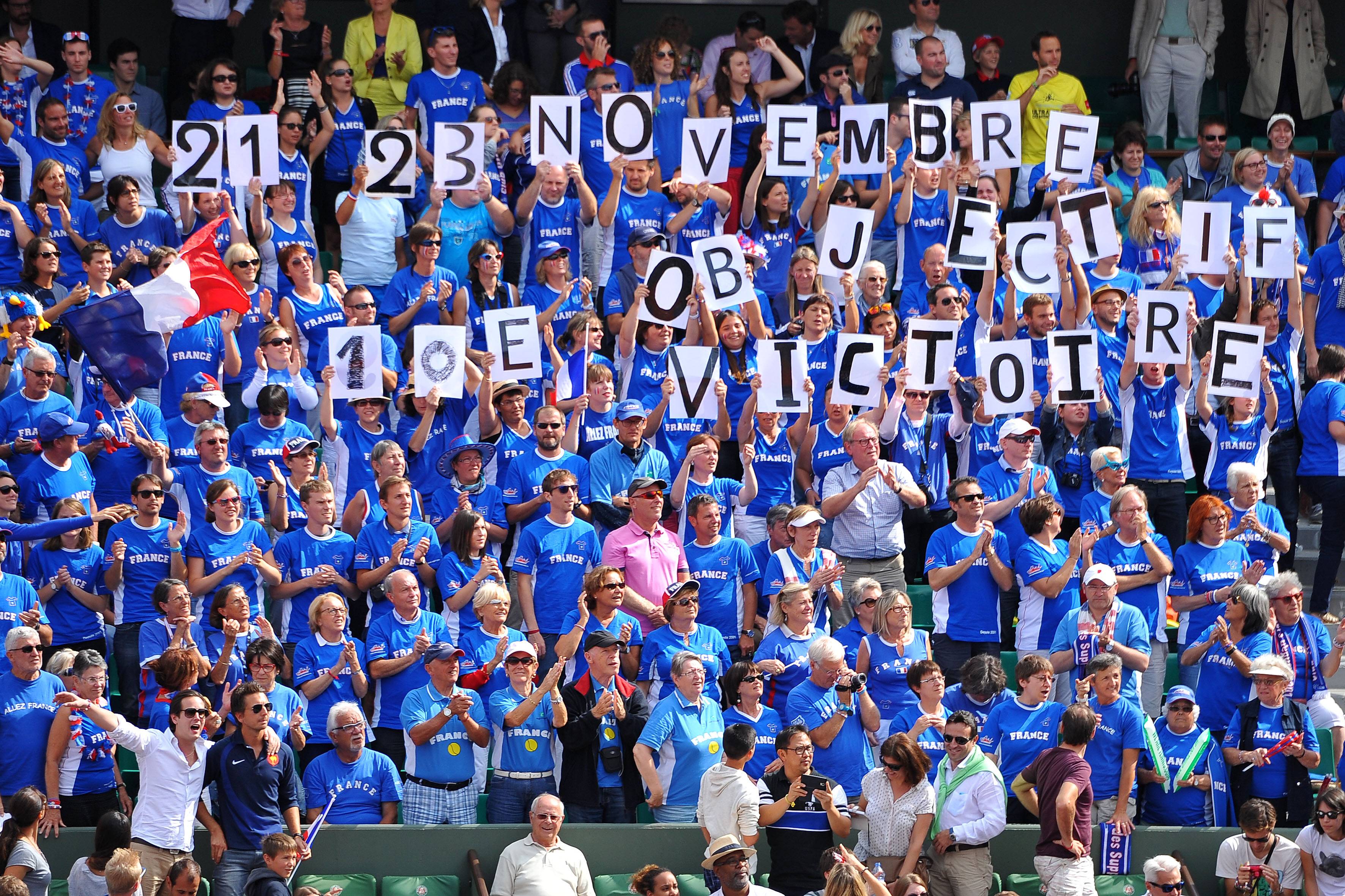 Höchste Priorität: Französische Tennis-Fans in Roland Garros beim 4:1-Halbfinal-Sieg im September über Tschechien.