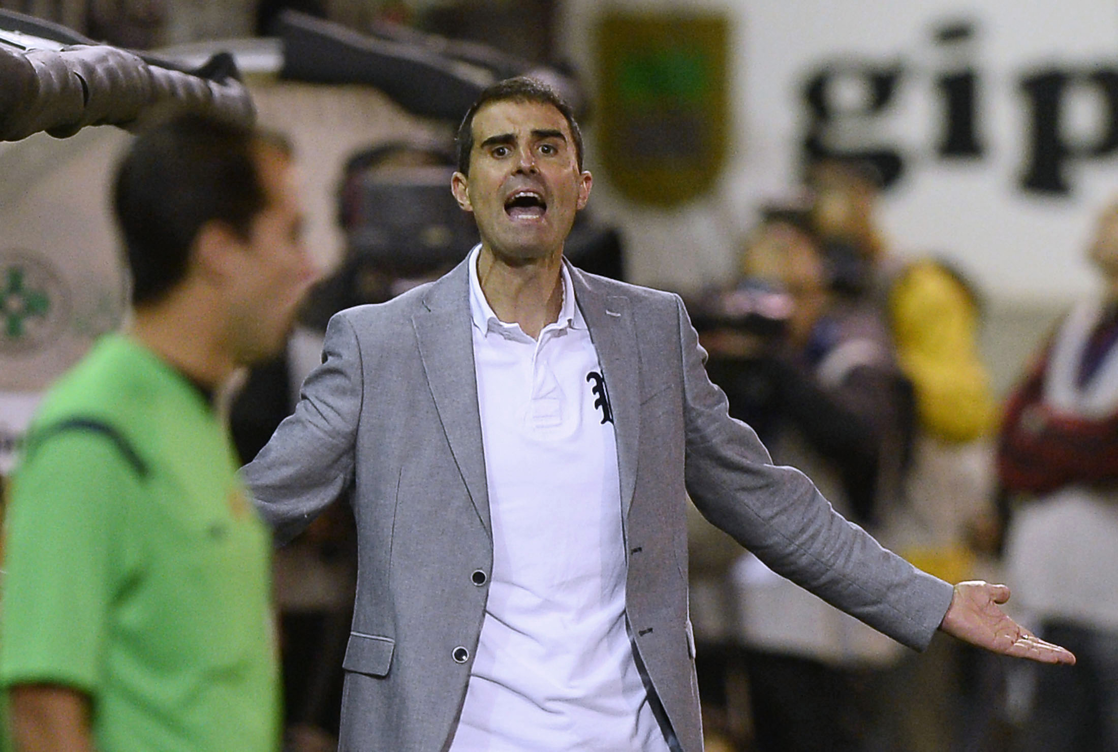 Eibar coach Gaizka Garitano reacts during their Spanish first division soccer match against Real Madrid at Ipurua stadium in Eibar November 22, 2014. REUTERS/Vincent West (SPAIN - Tags: SPORT SOCCER)