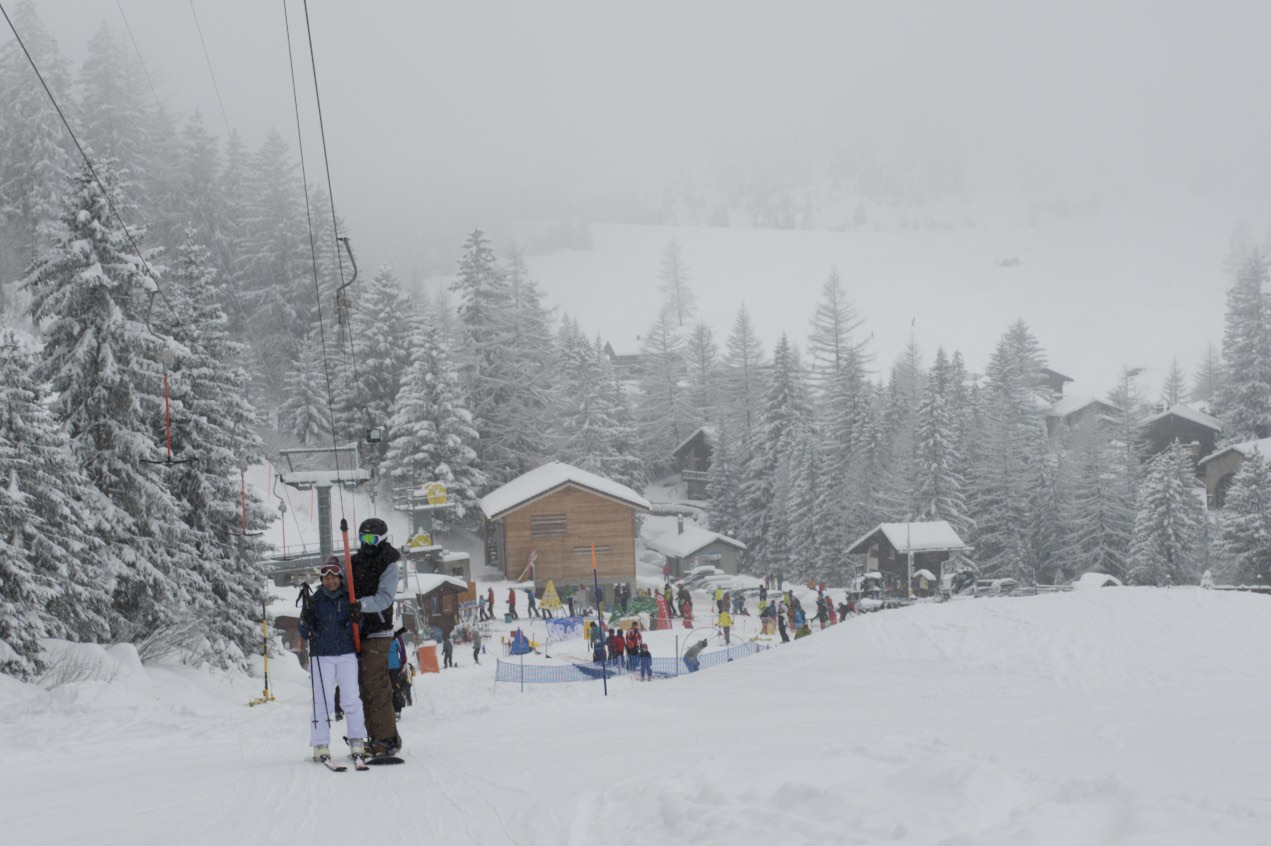 Hoch die Piste: Blick hinunter auf die Talstation in La Fouly.