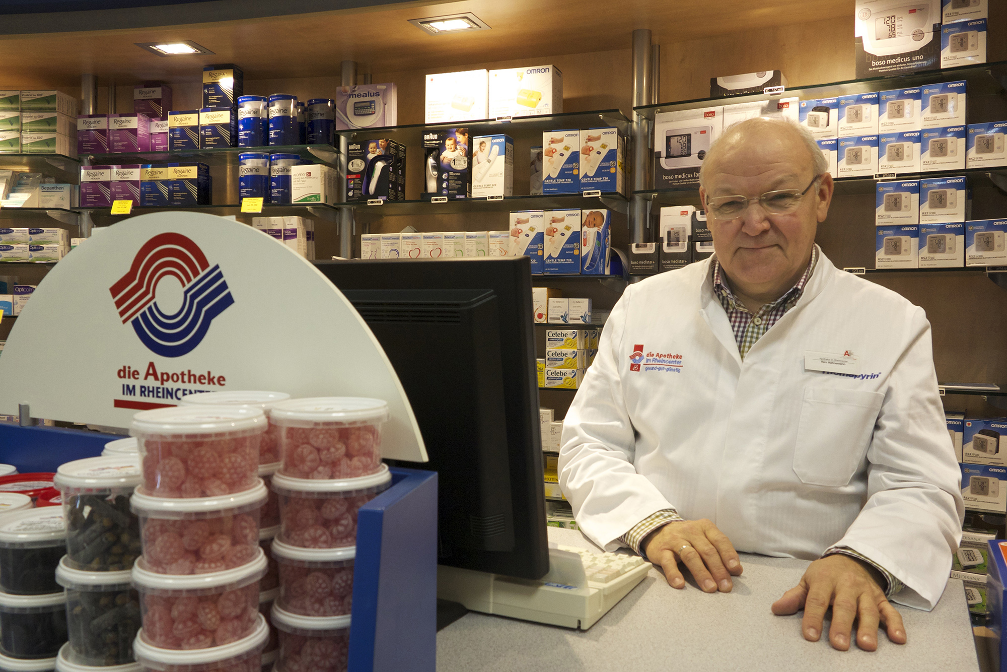 Apotheken-Chef Detlef Hahnemann gibt sich vorsichtig optimistisch und erwartet keinen sofortigen Ansturm.