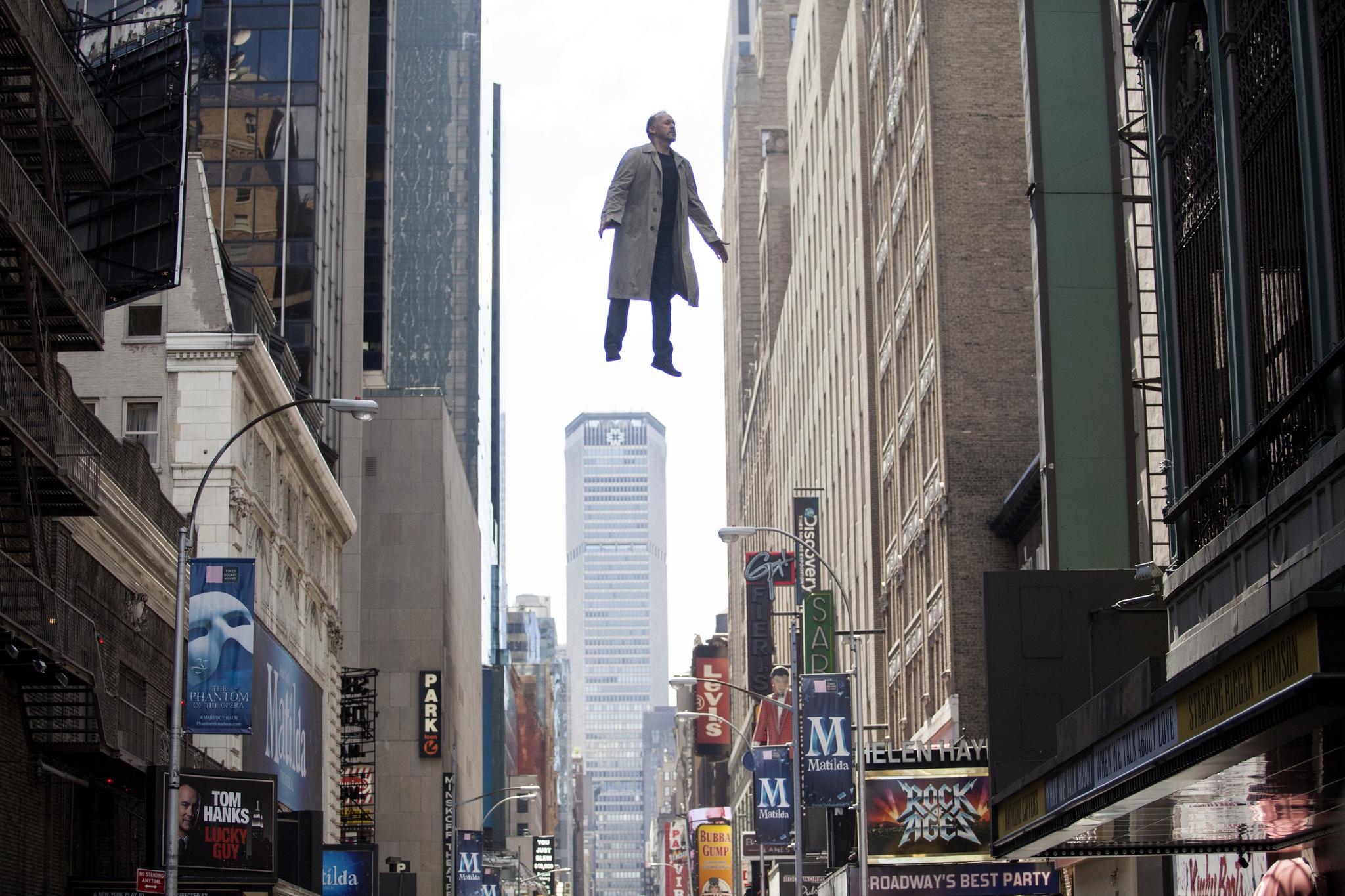 Der Birdman in den Häuserschluchten
