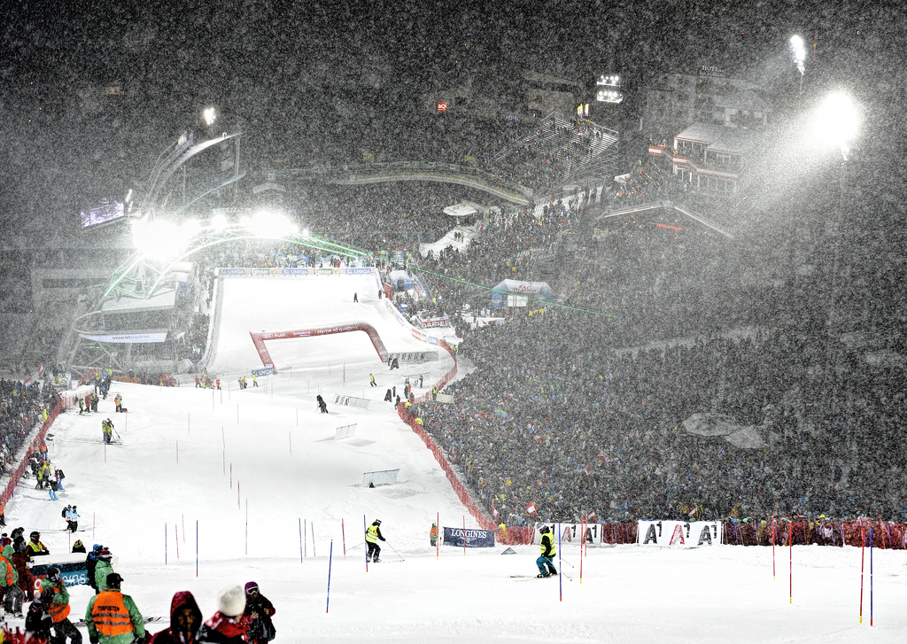 ABD0131_20150127 - SCHLADMING - �STERREICH: Das Skistadion Schladming am Dienstag, 27. J�nner 2015, vor Beginn des ersten Durchgangs im Slalom der Herren in Schladming. - FOTO: APA/HERBERT NEUBAUER
