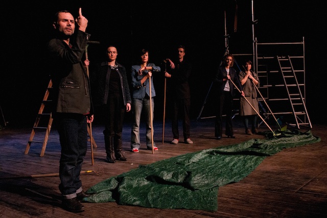 Mesopotamischer Ackerbau in fünf Minuten, von links: Daniel Hinojo, Patricia Nocon, Susanne Abelein, Léonard Bertholet, Olivia Csiky-Trnka, Julia Schmidt.