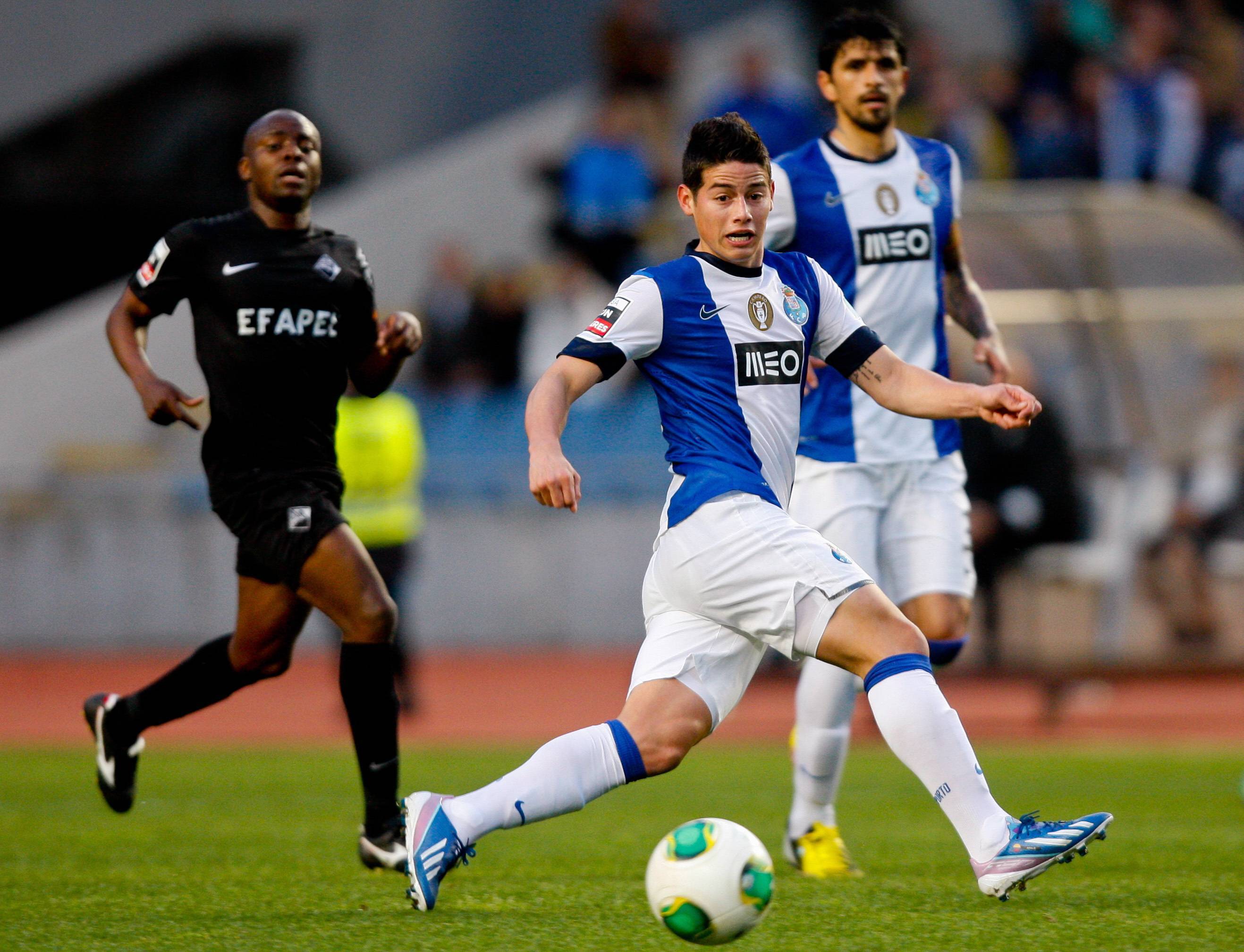 Bildnummer: 13277227 Datum: 30.03.2013 Copyright: imago/GlobalImagens I Portuguese Football League: FC Porto Academic x Coimbra, 30/03/2013 - The Academica Coimbra received this afternoon FC Porto at the Estadio Cidade de Coimbra EFAPEL in game counting for the 24th round of the Liga Zon Sagres. James Rodriguez (Ivan Del Val / Global Images) PUBLICATIONxINxGERxSUIxAUTxHUNxONLY; Fussball Portugal x0x xub 2013 quer Image number 13277227 date 30 03 2013 Copyright imago GlobalImagens I Portuguese Football League FC Porto Academic X Coimbra 30 03 2013 The Academica Coimbra received This Afternoon FC Porto AT The Estadio Cidade de Coimbra in Game Counting for The 24th Round of The League Zon Sagres James Rodriguez Ivan DEL Val Global Images PUBLICATIONxINxGERxSUIxAUTxHUNxONLY Football Portugal x0x xub 2013 horizontal
