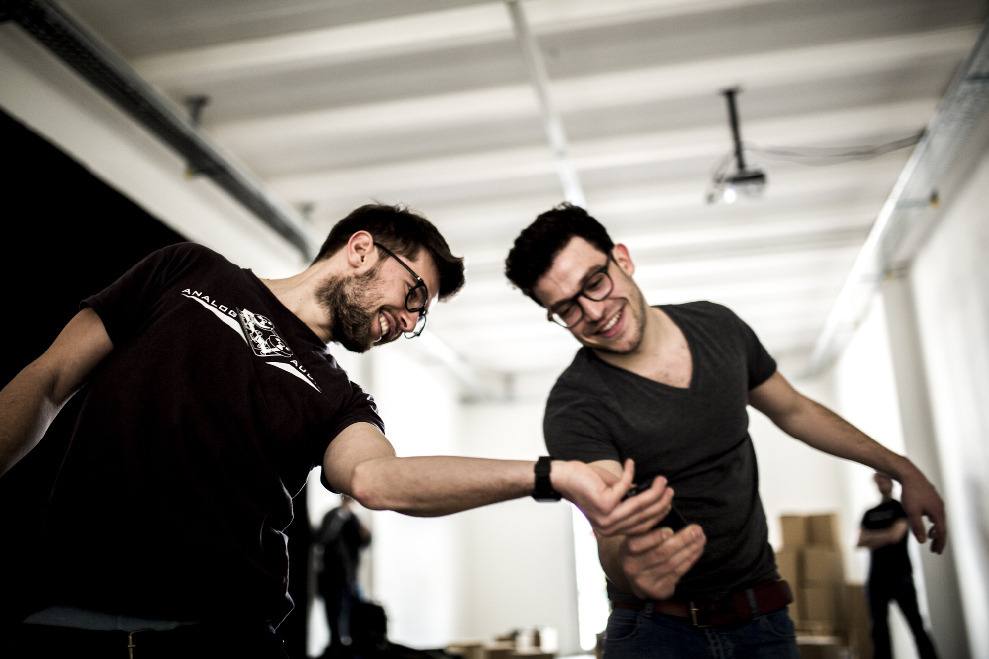 Die Prüfer im Ansatz zur Pirouette. Den Balletttänzern aus dem Promo-Video haben wir allerdings wenig entgegenzusetzen. 