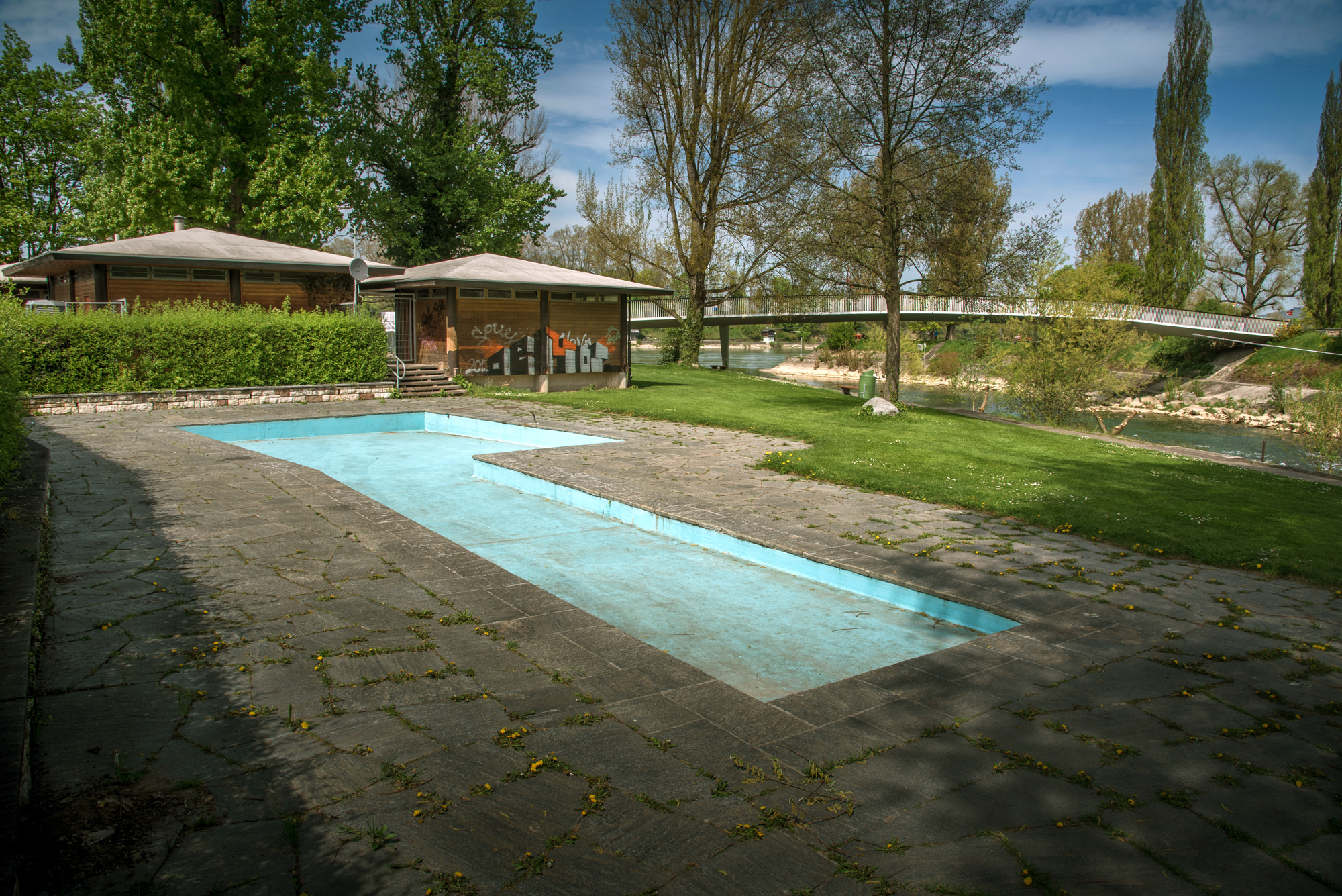 Pünktlich zur Eröffnung wird auch das Plantschbecken hinter dem Restaurant für die kleinen Schwimmer bereitstehen.