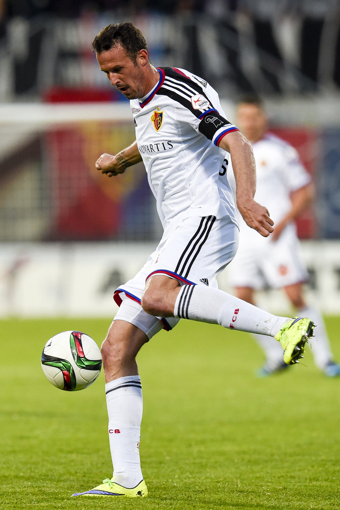 Marco Streller von Basel, im Fussball Super League Spiel zwischen dem FC Vaduz und dem FC Basel, am Mittwoch, 29. April 2015, im Rheinpark Stadion in Vaduz. (KEYSTONE/Gian Ehrenzeller)