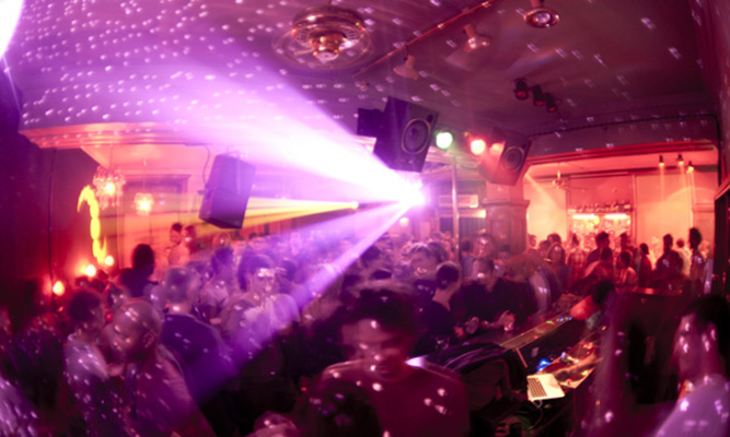 Am Samstag dürfte in der Lady Bar der Laden wieder mal voll sein.