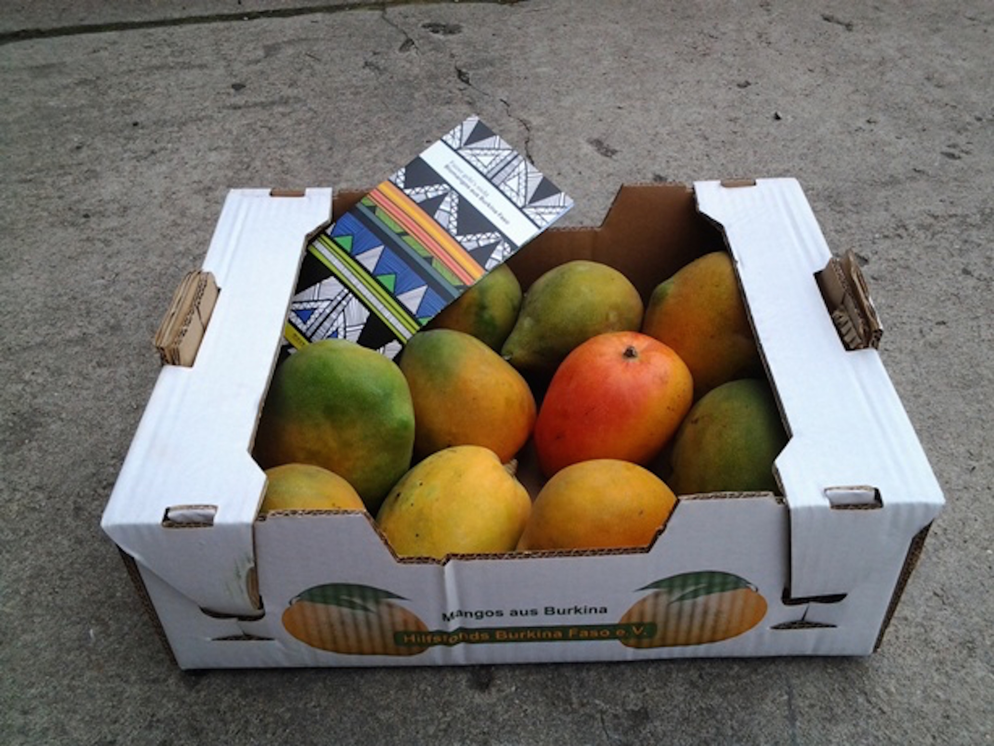 Mangos, Mangos, Mangos: Am nächsten Wochenende werden diese Kisten in Basel verkauft.