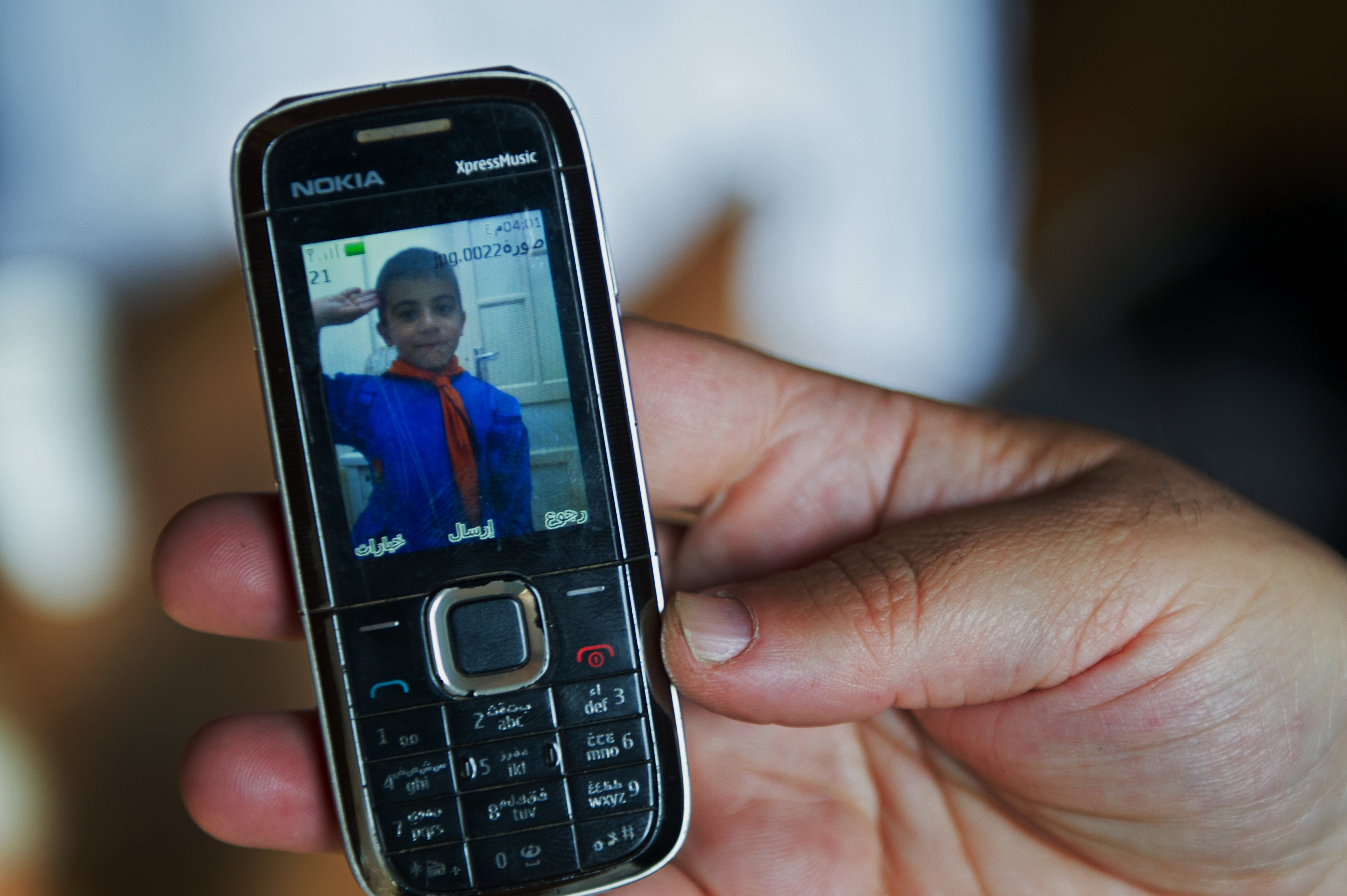 Ein Foto von Ahmad, Chakibs Sohn, auf Chakibs Mobiltelefon.