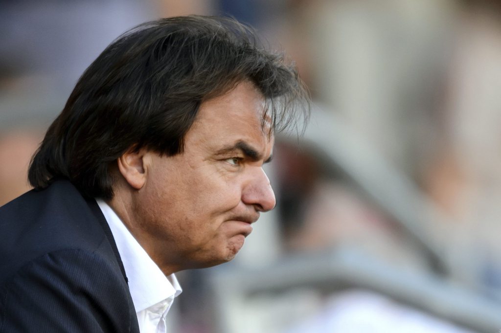 Le president valaisan Christian Constantin quitte le stade a la fin de la rencontre de football de Super League entre le FC Sion et le FC Bale, ce dimanche 22 septembre 2013 au stade de Tourbillon a Sion. (KEYSTONE/Laurent Gillieron)
