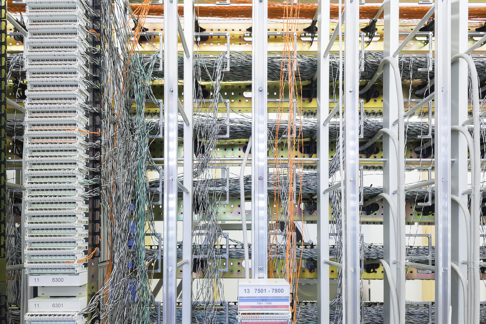 Im Serverraum einer Swisscom-Telefonzentrale: Gibt es hier einen Kurzschluss, kann eine ganze Gemeinde wie Birmensdorf plötzlich offline sein.