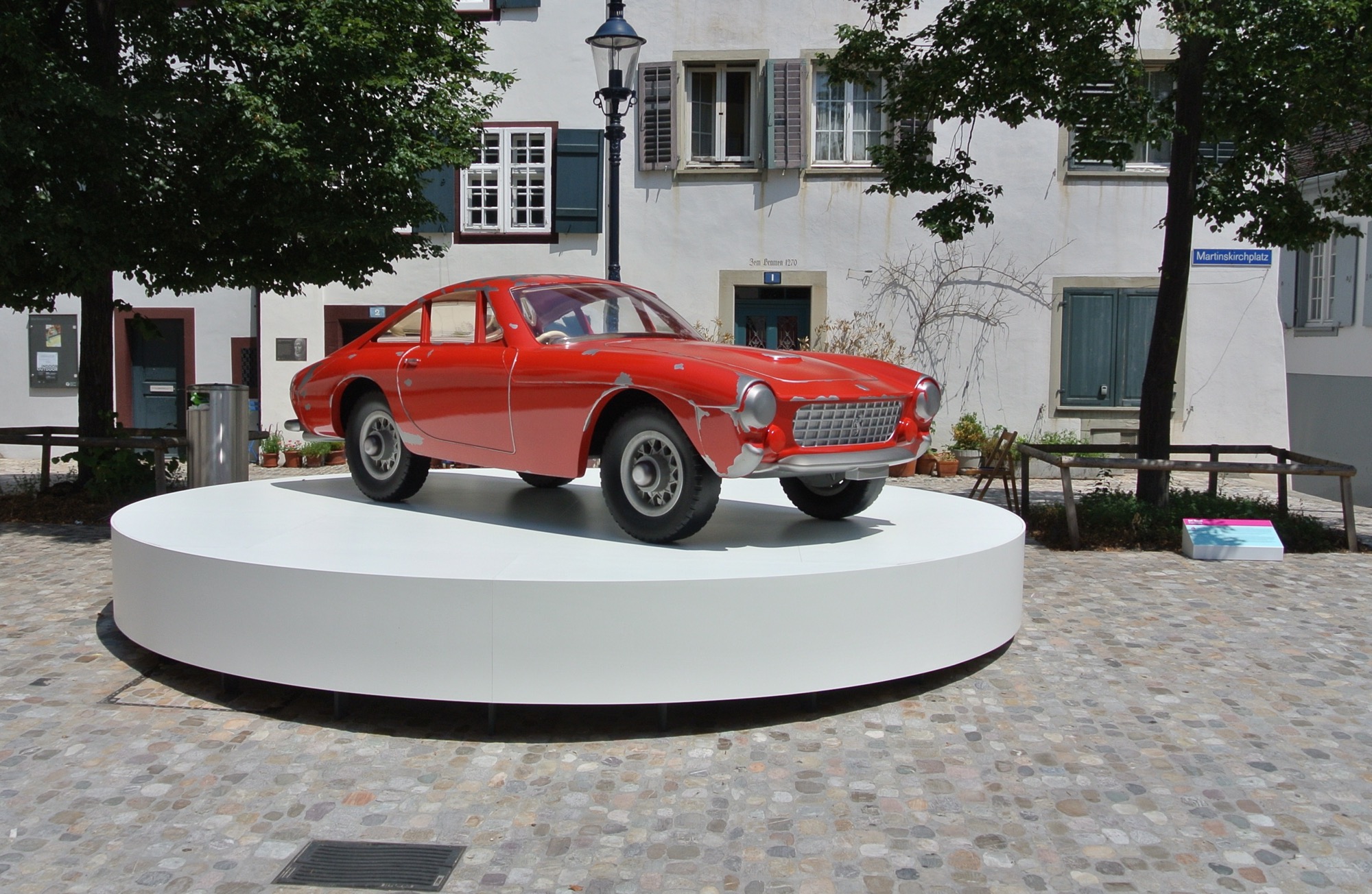 «Mnemonic Vehicle /Ferrari» von Vik Muniz