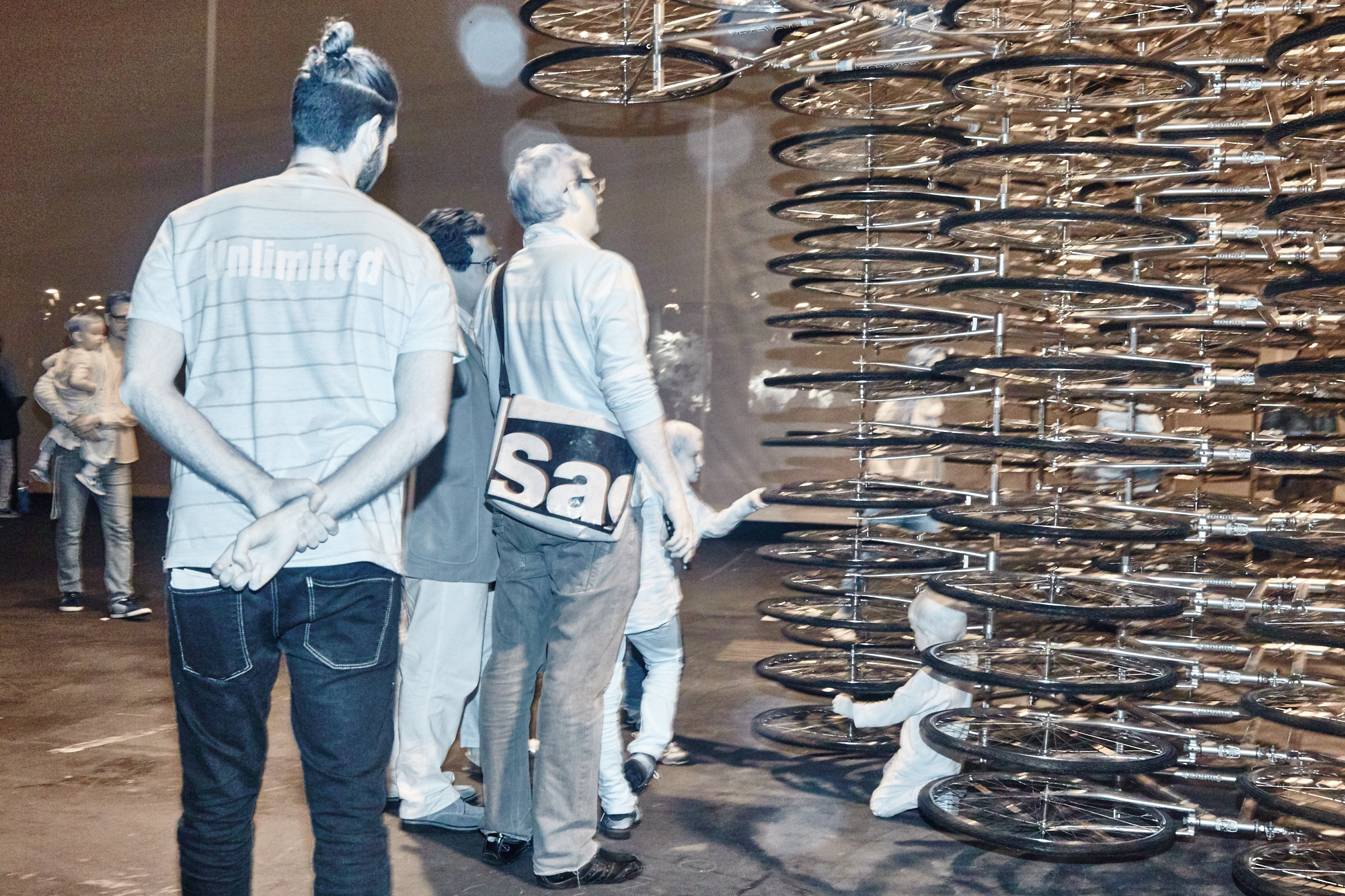 Bei Ai Weiwei ist Anfassen glücklicherweise erlaubt.
