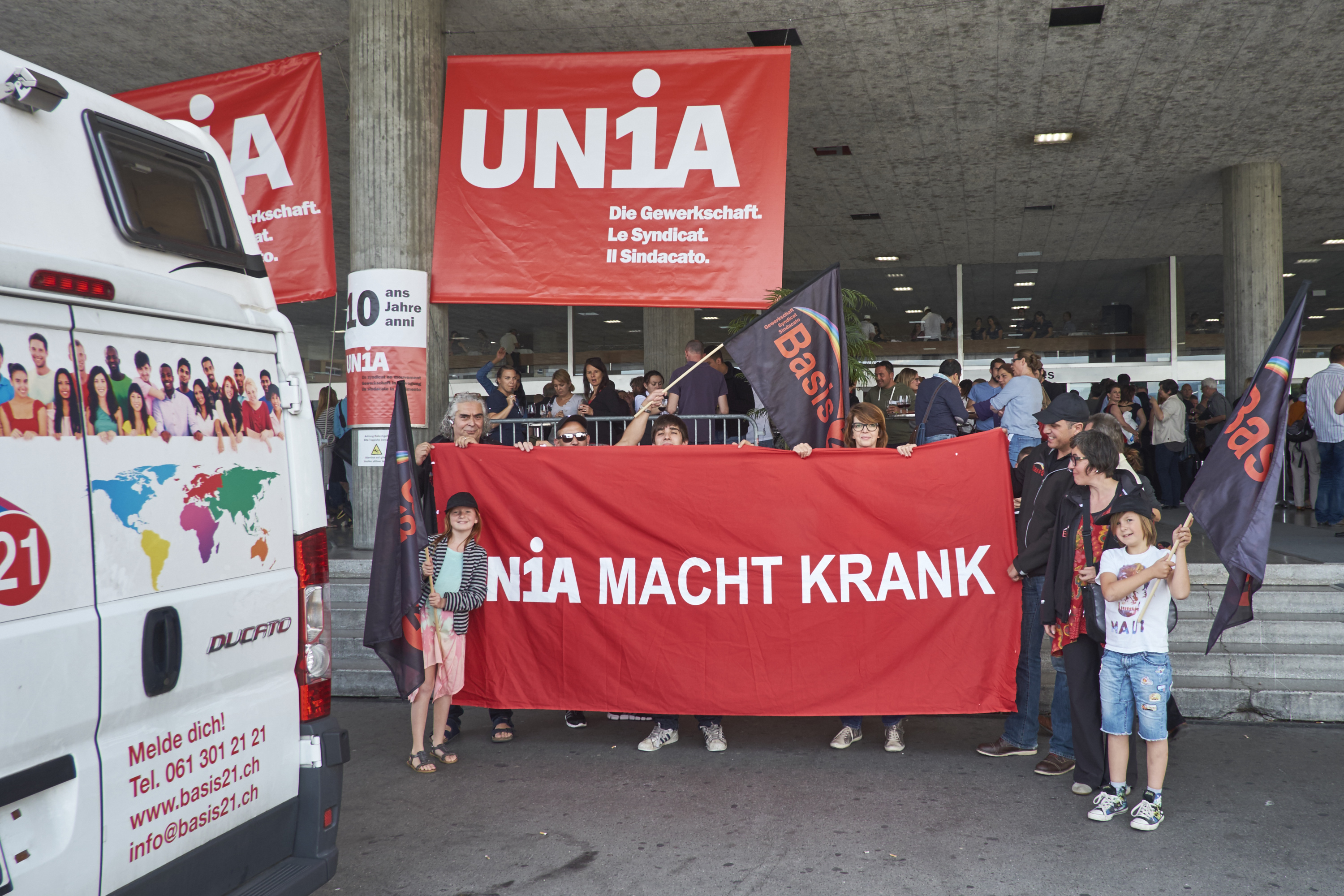 Basis 21 wirft der Unia vor, die eigenen Angestellten schlecht zu behandeln.