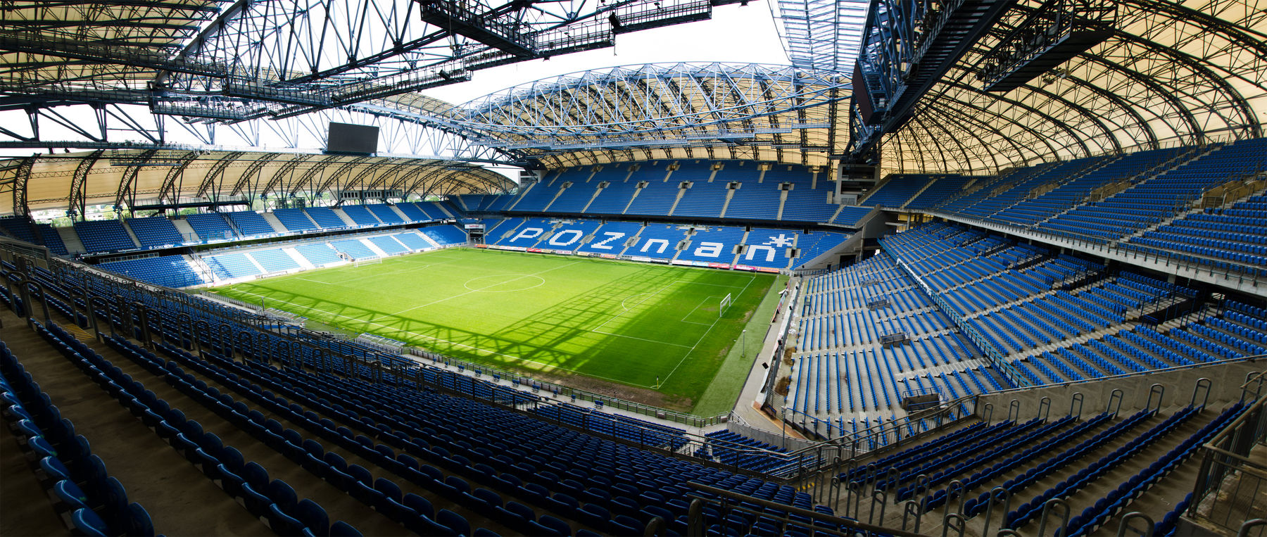 Das würde den FC Basel in Posen erwarten: Die Inea-Arena mit ihren 43'000 Plätzen. Für die Euro 2012 wurde das Stadion komplett modernisiert.