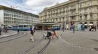 Paradeplatz in Zürich mit den Gebäuden von Credit Suisse (rechts) und UBS: Die Personalnachfrage bei den beiden Grossbanken