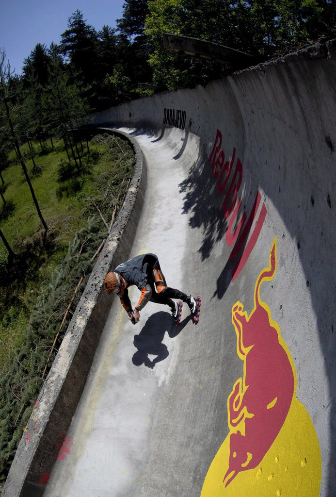 epa01040886 German skater Philipp Auerswald races down the bob run in Sarajevo, Bosnia and Hercegovina, 16 June 2007. The 1,8 km long former Olympic bob run, which was destroyed during the civil war, was renovated to host the race of downhill skaters from ten countries. Austrian world champion Daniel Ladurner won with a top speed of 94 km/h ahead of Italian Angelo Vecchi and German Philipp Auerswald. EPA/SPORTS & NEWS / PREDRAG VUCKOVIC / HANDOUT EDITORIAL USE ONLY
