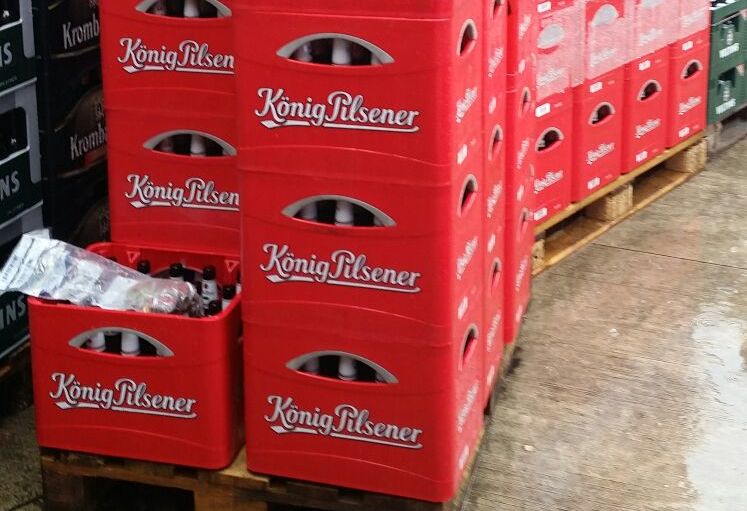 Zwei Einbrecher suchten in Kronkorken das grosse Los und haben dabei hunderte Liter Bier unbrauchbar gemacht. Getrunken haben sie dabei kein einziges.  
