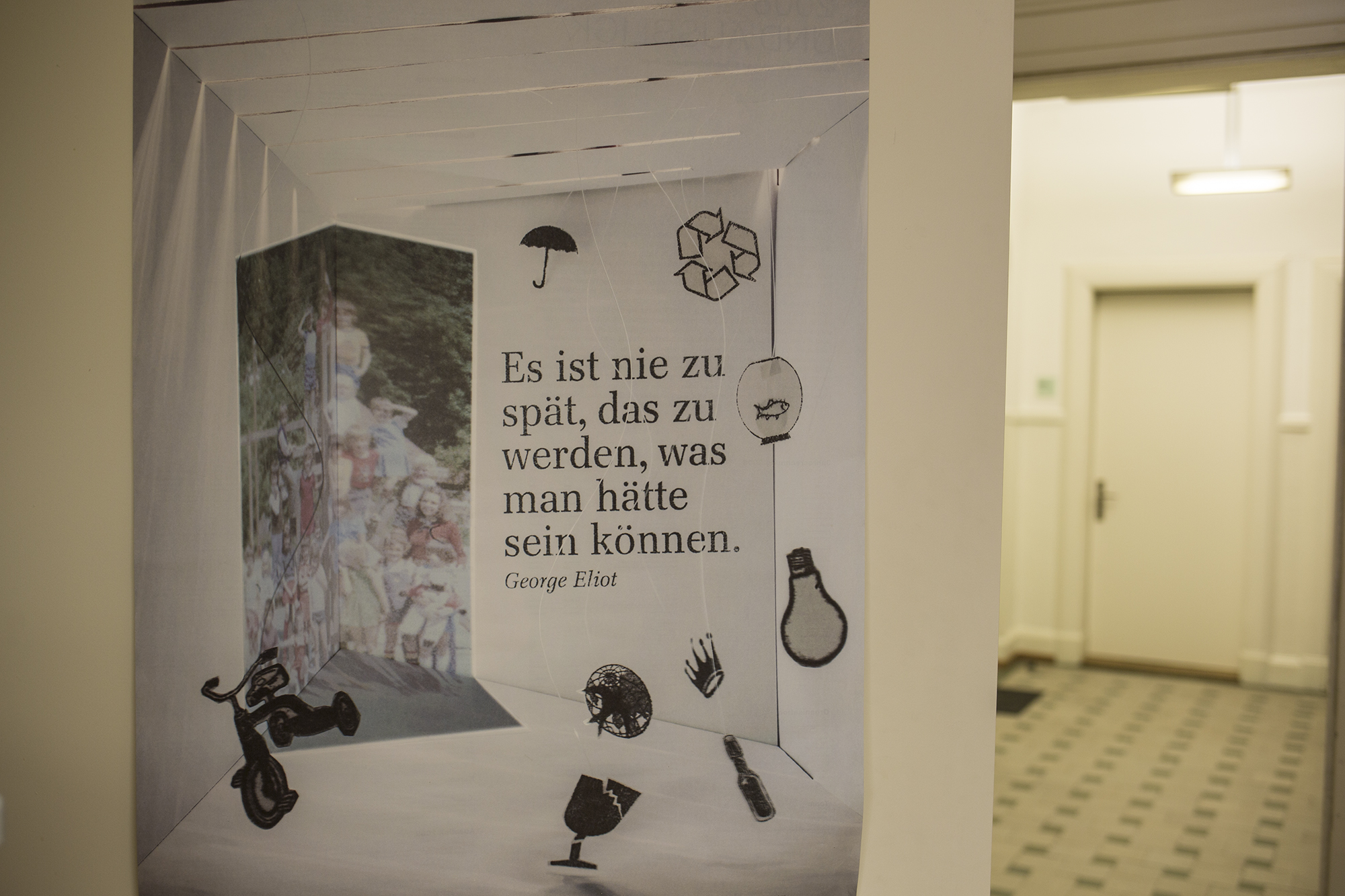 Ein Poster im Büro des Vereins zeigt das implizite Credo.