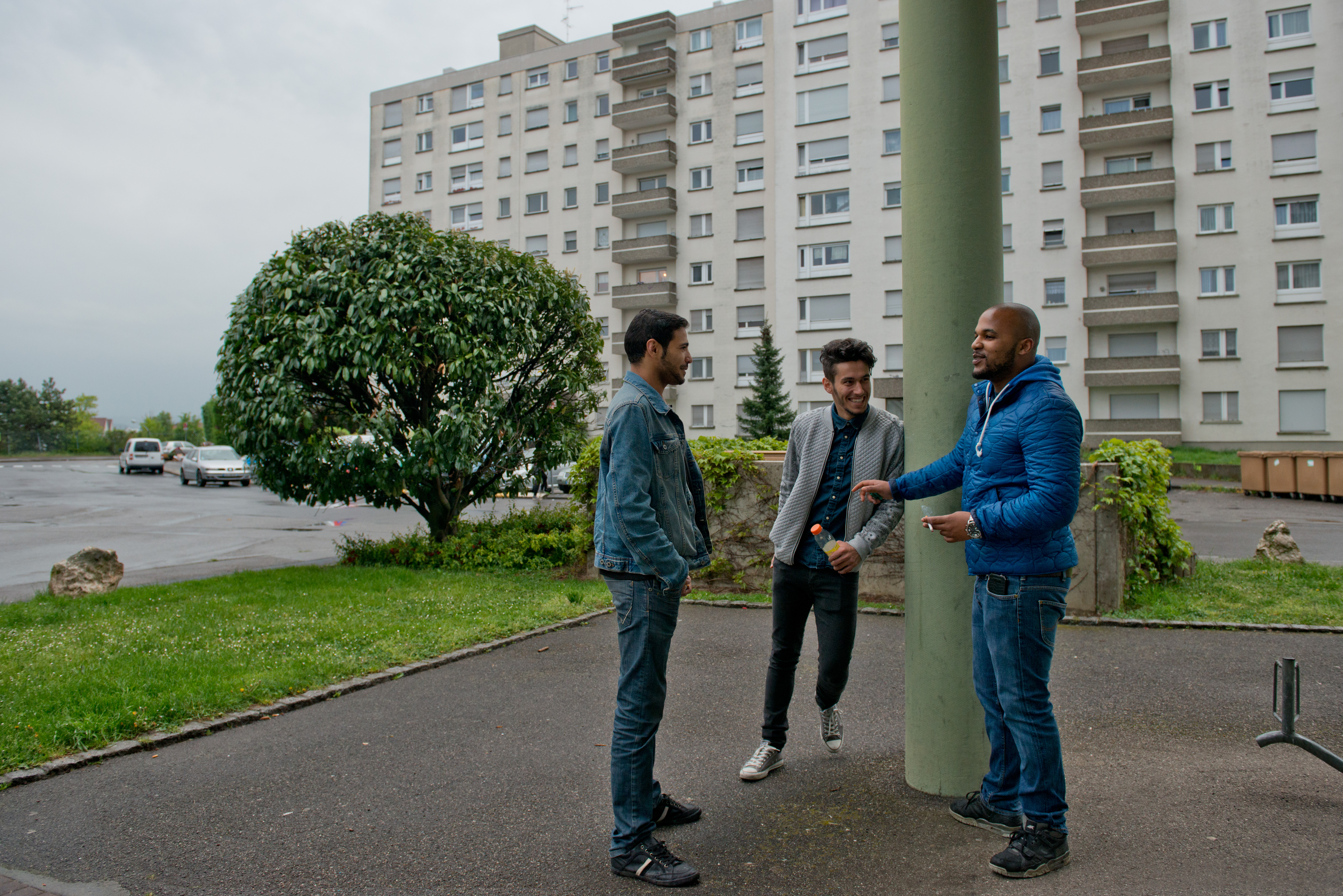 Verlassen, aber nicht alleine: An die Stelle eines Platzhalters für den abwesenden Vater rücken Geschwister, Bekannte, Freunde. 