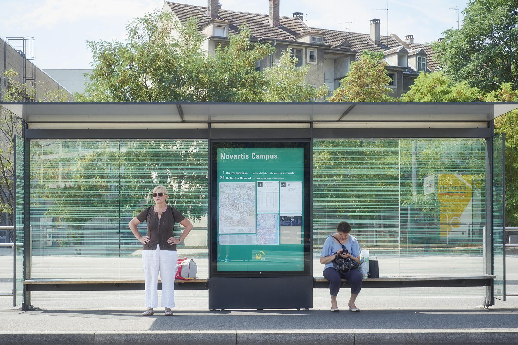 Eine Anwohnerin von der Wasserstrasse findet klare Worte: «Die Stadt bekommt tausende neuer Arbeitsplätze und gutverdienende Expats, Novartis das Vorrecht, den Stadtteil nach seinem Gutdünken neu zu entwerfen».