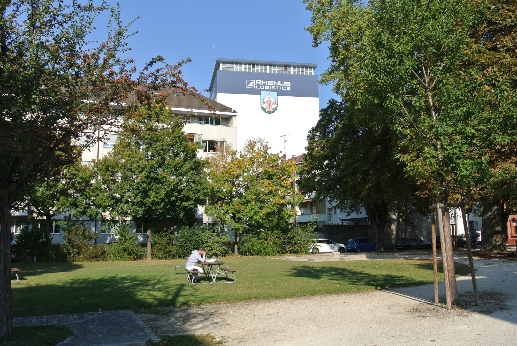 Hafenbauten schnitten das Dorf Kleinhüningen nach dem 1. Weltkrieg vom Rhein ab.