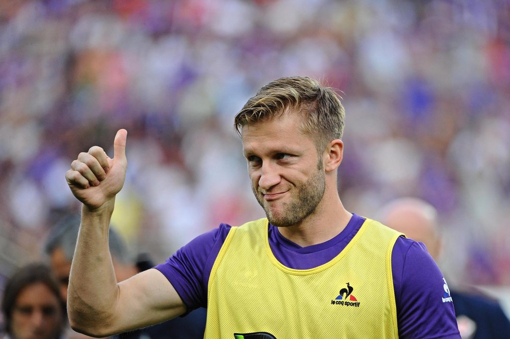 epa04927488 Fiorentina' s miedfielder Jakub Blaszczykowski during the Italian Serie A soccer match between ACF Fiorentina and CFC Genoa at Artemio Franchi Stadium in Florence, Italy, 12 September 2015. EPA/MAURIZIO DEGL' INNOCENTI