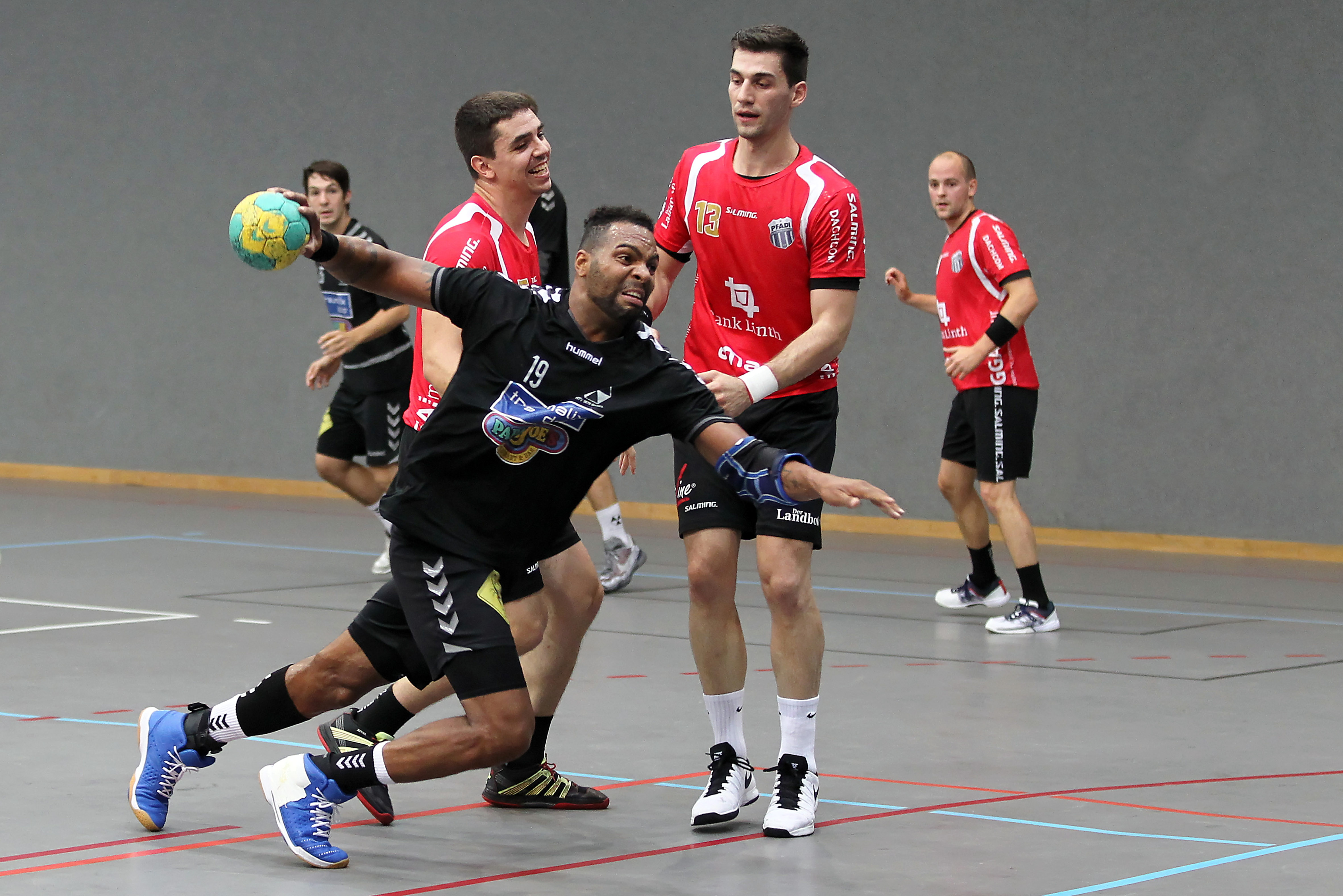 Henry Martinez setzt sich durch.