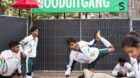 <p>Aufwärmen der Slum Soccer India Spieler vor dem Spiel.</p>
