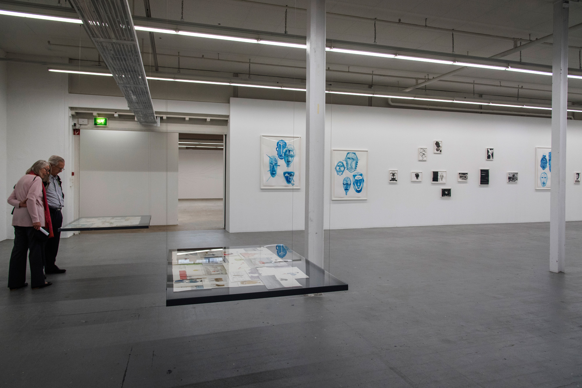 Minimal strukturiert: Ausstellungsansicht von «Überzeichnen. Von Basel aus»