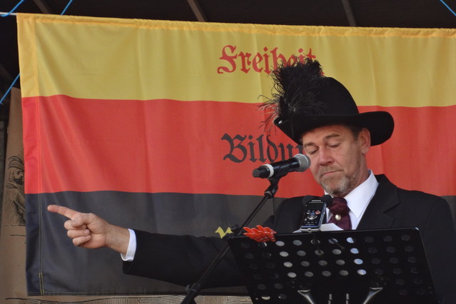 «Wohlstand, Bildung, Freiheit für alle!» in Lörrach class=